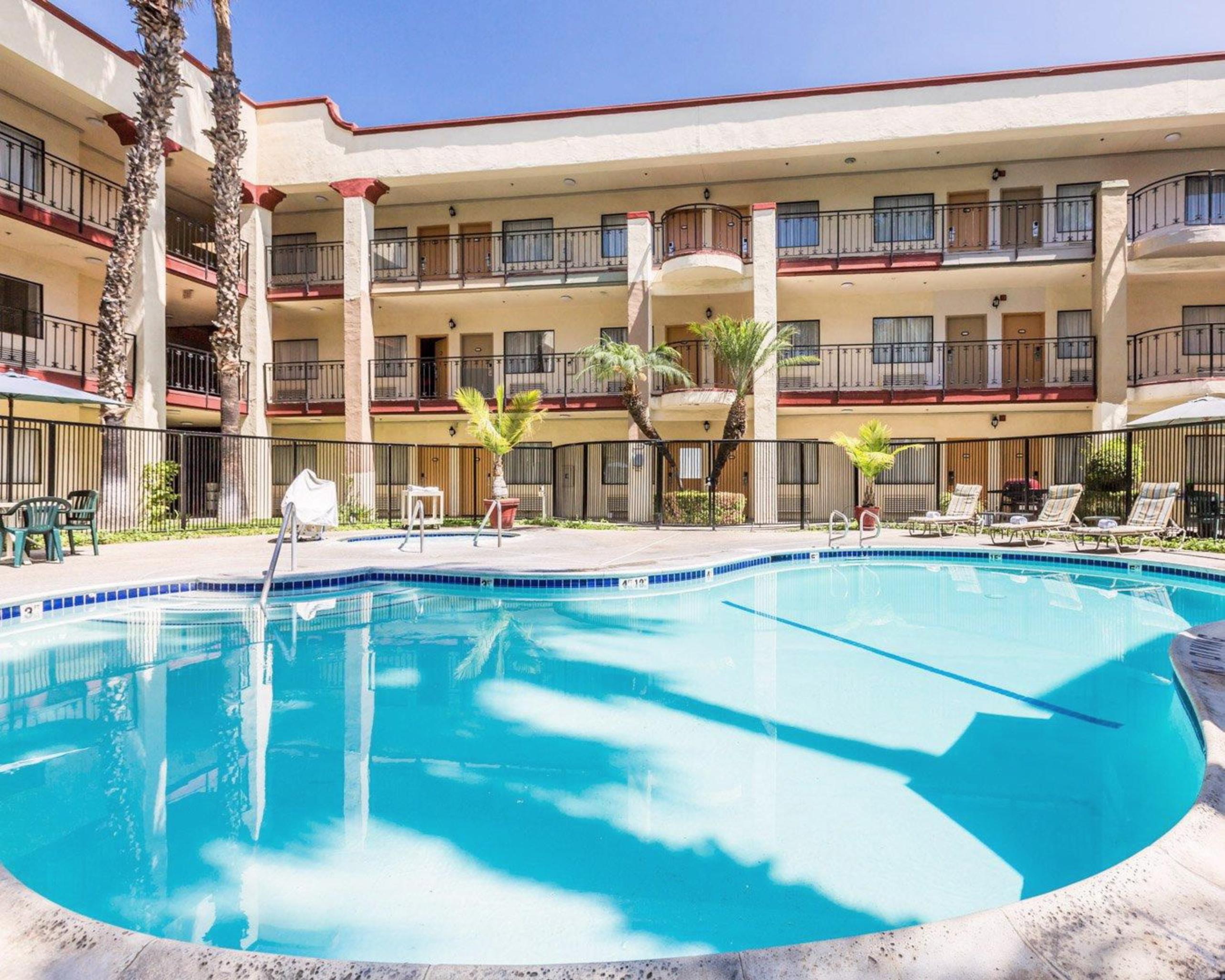Comfort Inn & Suites Orange County John Wayne Airport Santa Ana Exteriör bild
