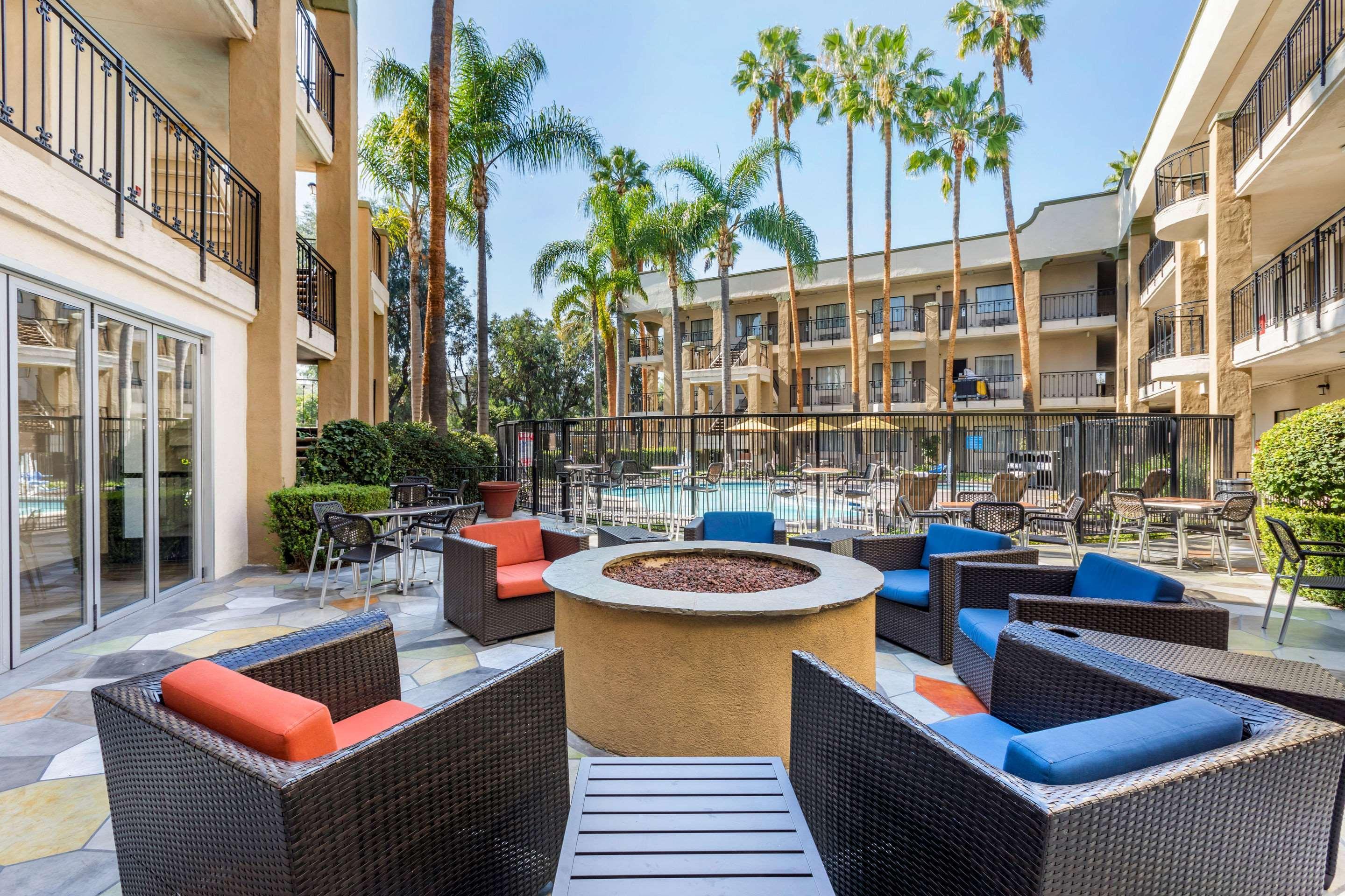 Comfort Inn & Suites Orange County John Wayne Airport Santa Ana Exteriör bild