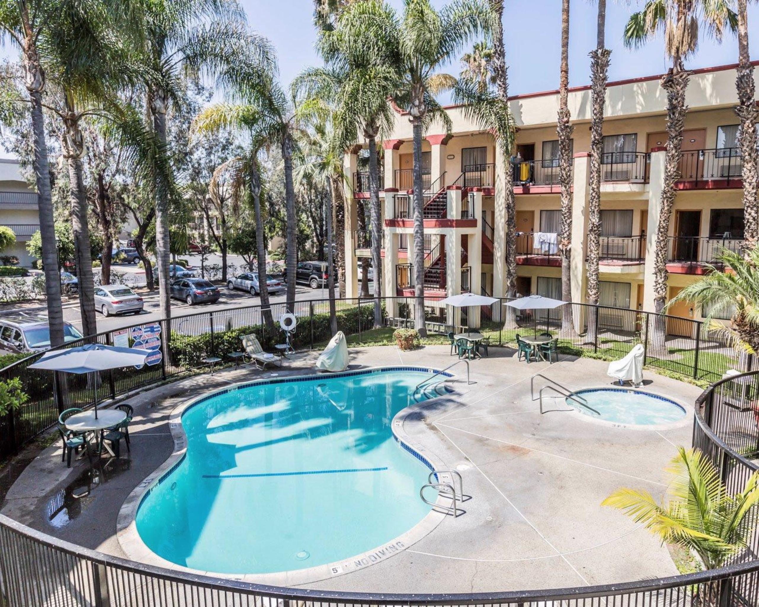 Comfort Inn & Suites Orange County John Wayne Airport Santa Ana Exteriör bild