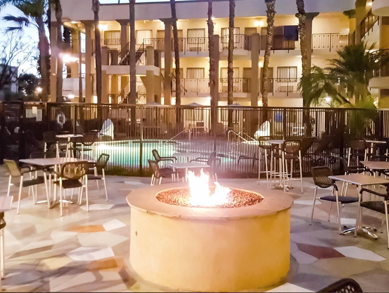 Comfort Inn & Suites Orange County John Wayne Airport Santa Ana Exteriör bild
